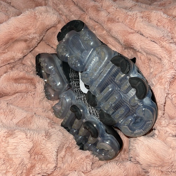 Nike Vapormax Flyknit - Picture 2 of 2
